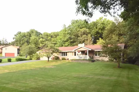 7766 Louella Dr, Roscoe, IL 61073 photo 1
