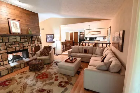 7766 Louella Dr, Roscoe, IL 61073 photo 3