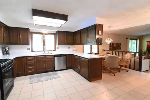 7766 Louella Dr, Roscoe, IL 61073 photo 5