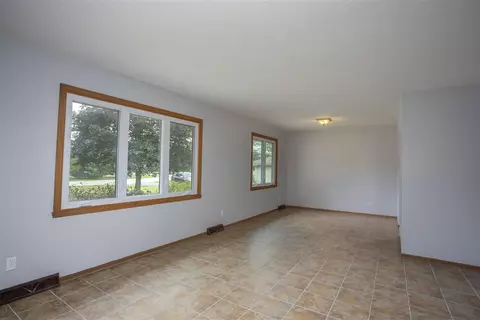 11686 Balsa Ln, Roscoe, IL 61073 photo 3