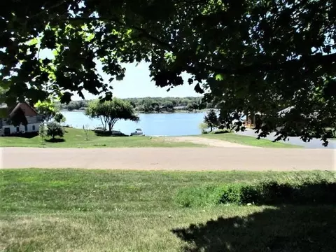 954 Winborne, Lake Summerset, IL 61019 photo 3