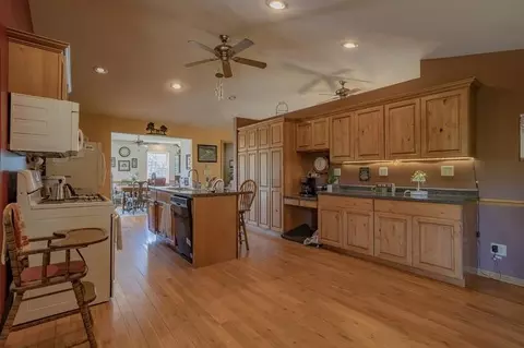 12005 N Davis, Davis, IL 61019 photo 4