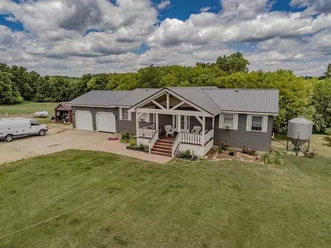12005 N Davis, Davis, IL 61019 photo 2