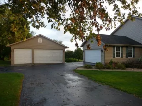 4405 E Ridgeview Ln, Byron, IL 61010 photo 2