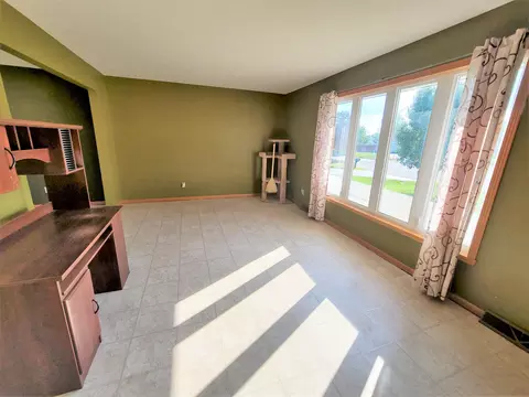 10875 Tansy Ct, Roscoe, IL 61073 photo 2