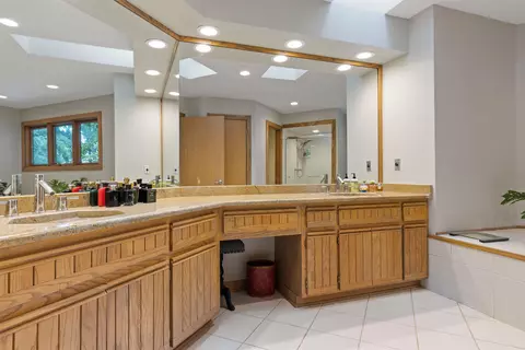 8024 Killarney Aire Rd, Roscoe, IL 61073 photo 12