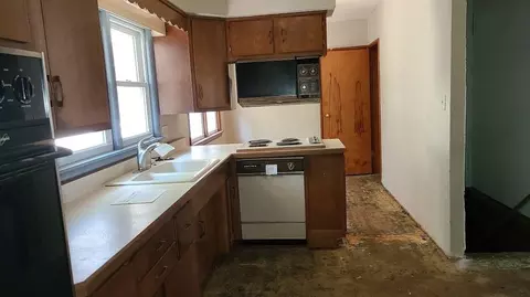 17156 Sumner Rd, Pecatonica, IL 61063 photo 5