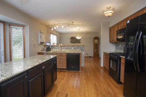 899 Brandy Bend Rd, Roscoe, IL 61073 photo 12