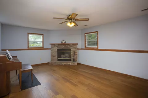 899 Brandy Bend Rd, Roscoe, IL 61073 photo 13