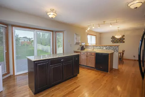 899 Brandy Bend Rd, Roscoe, IL 61073 photo 11