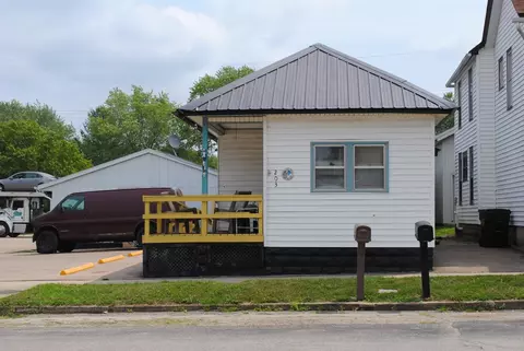 201 N Main St, Leaf River, IL 61047 photo 6