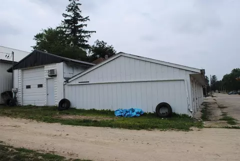 201 N Main St, Leaf River, IL 61047 photo 10