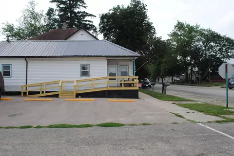 201 N Main St, Leaf River, IL 61047 photo 2