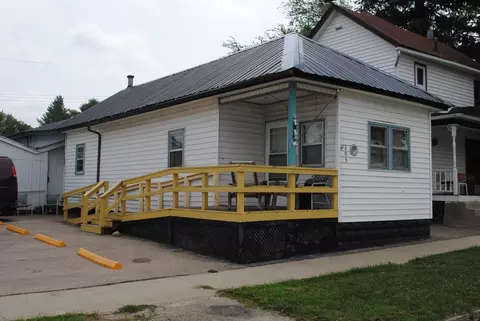 201 N Main St, Leaf River, IL 61047 photo 1