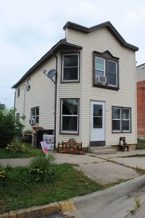 206 N Main St, Leaf River, IL 61047 photo 1