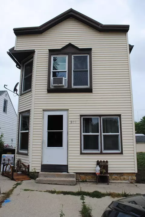 206 N Main St, Leaf River, IL 61047 photo 2