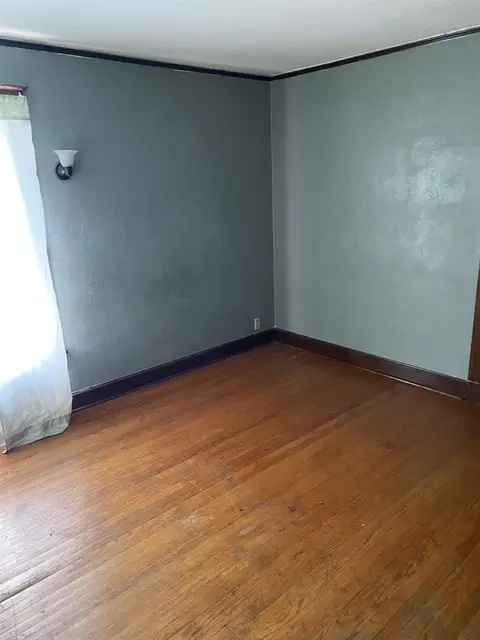 1211 S Maple Ave, Freeport, IL 61032 photo 11