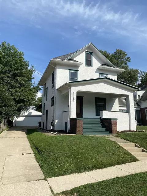 1211 S Maple Ave, Freeport, IL 61032 photo 1