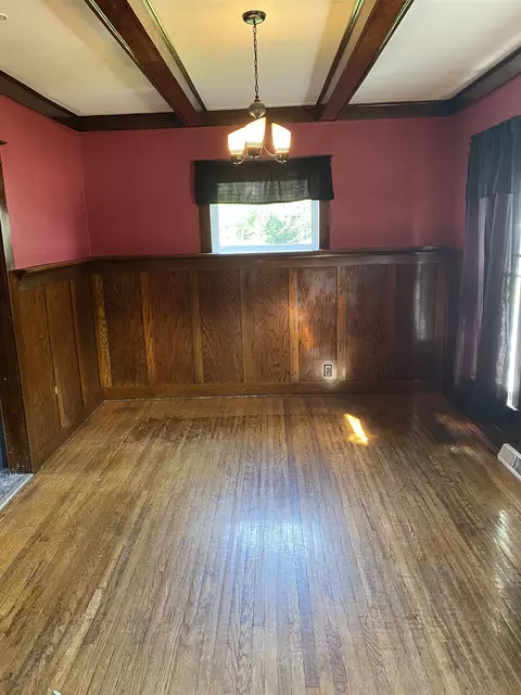 1211 S Maple Ave, Freeport, IL 61032 photo 4