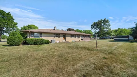 130 N Maple Ave, Byron, IL 61010 photo 27