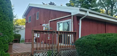 2016 W Laurel St, Freeport, IL 61032 photo 6