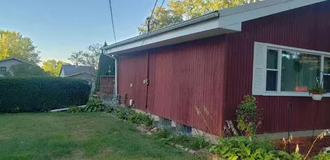 2016 W Laurel St, Freeport, IL 61032 photo 9