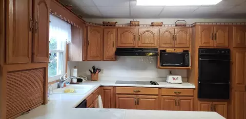 2016 W Laurel St, Freeport, IL 61032 photo 14