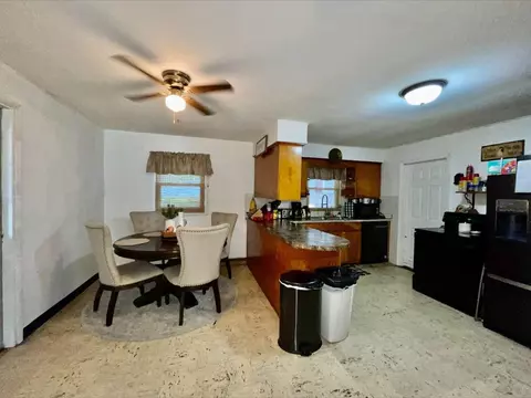 540 Hanabarger St, Lanark, IL 61046 photo 2