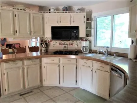 575 Baintree, Lake Summerset, IL 61019 photo 4