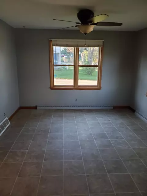 301 E First, Mcconnell, IL 61050 photo 11