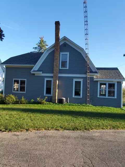 301 E First, Mcconnell, IL 61050 photo 1