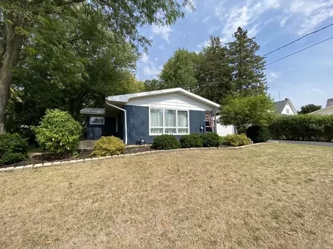 313 W Pearl St, Lanark, IL 61046 photo 3