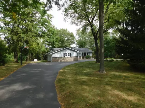 12131 Love Rd, Roscoe, IL 61073 photo 2