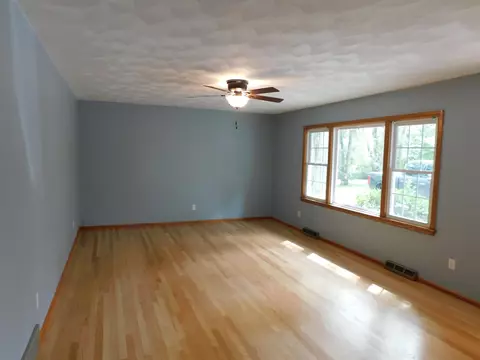 12131 Love Rd, Roscoe, IL 61073 photo 5