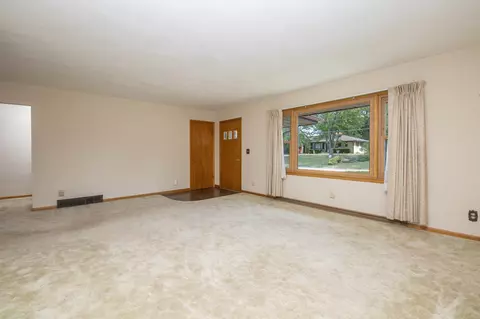 1121 Taylor St, Pecatonica, IL 61063 photo 3