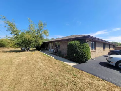 5518 Flatwillow Drs, Roscoe, IL 61073 photo 2