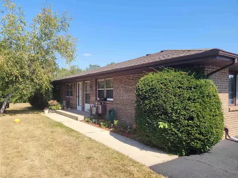 5518 Flatwillow Drs, Roscoe, IL 61073 photo 4
