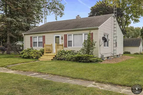 719 E 3rd St, Belvidere, IL 61008 photo 1