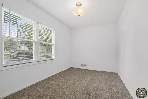 719 E 3rd St, Belvidere, IL 61008 photo 16