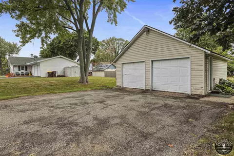 719 E 3rd St, Belvidere, IL 61008 photo 23
