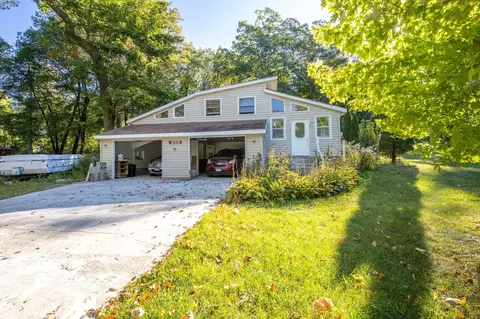 489 Corkhill Ct, Lake Summerset, IL 61019 photo 2