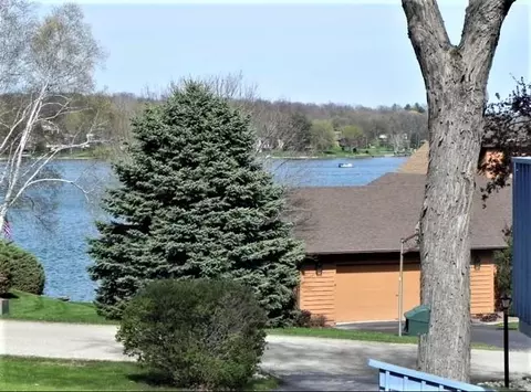 555 Baintree, Lake Summerset, IL 61019 photo 2
