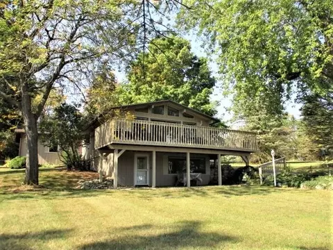 555 Baintree, Lake Summerset, IL 61019 photo 1