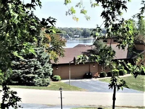 555 Baintree, Lake Summerset, IL 61019 photo 3