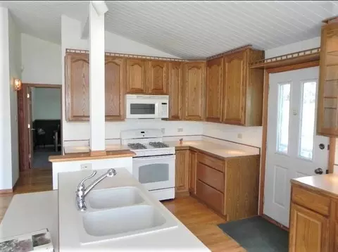 555 Baintree, Lake Summerset, IL 61019 photo 13