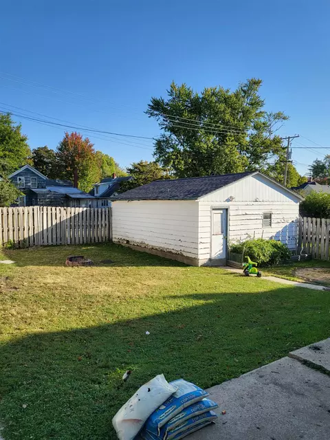 514 E Illinois, Freeport, IL 61032 photo 2
