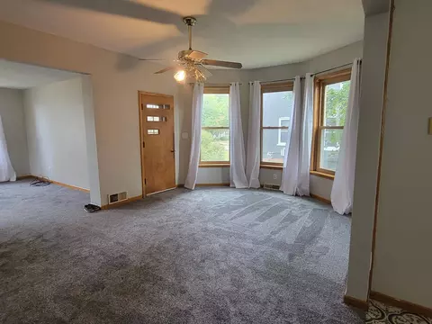 633 W Ringold St, Freeport, IL 61032 photo 4