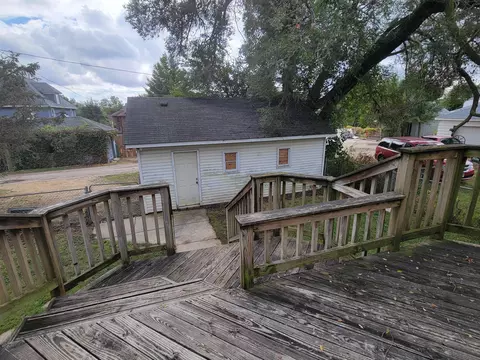 633 W Ringold St, Freeport, IL 61032 photo 7