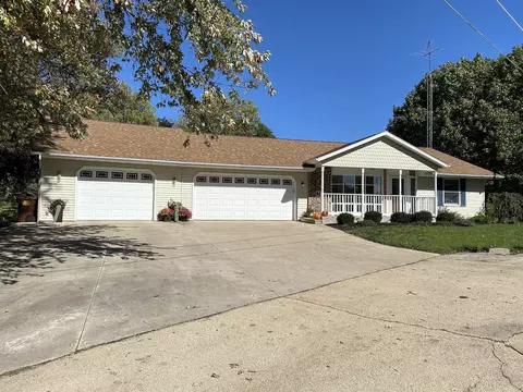 313 Blair Ln, Lanark, IL 61046 photo 1
