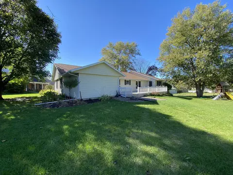 313 Blair Ln, Lanark, IL 61046 photo 4